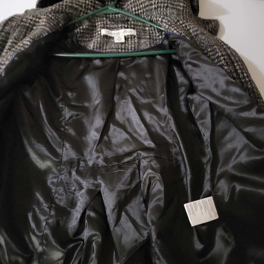 Coat - Picture 3 of 5